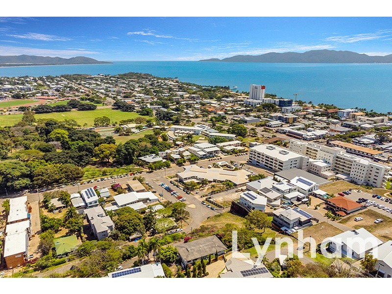 31 Queen Street, North Ward QLD 4810