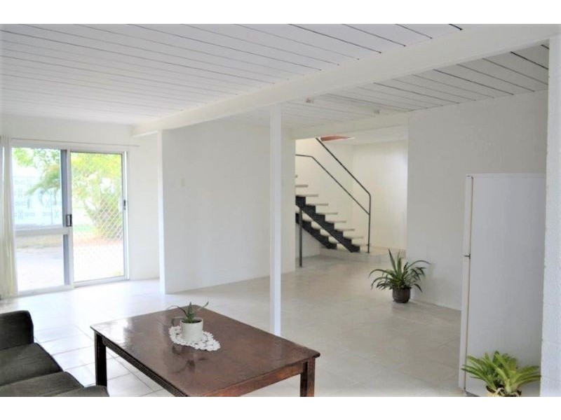 Room 1 – 1/23 Bergin Road, Cranbrook QLD 4814