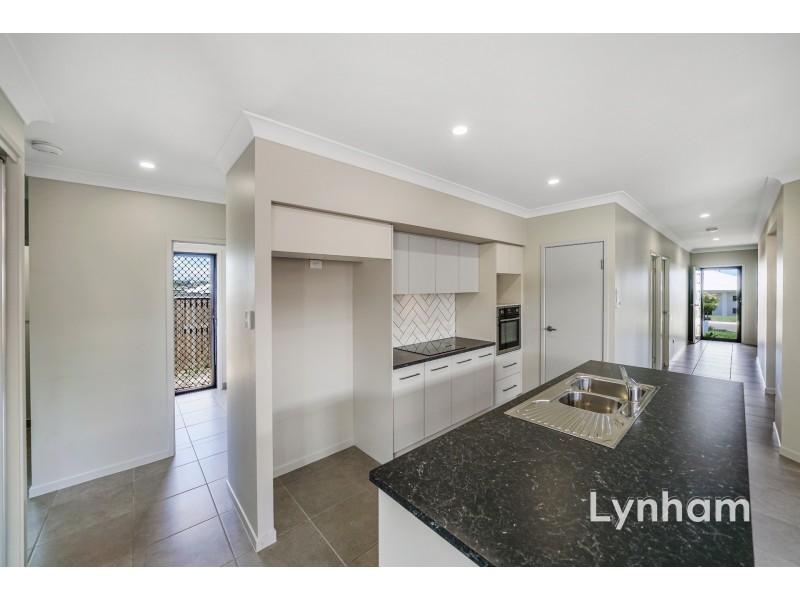 5 Gilling Court, Bushland Beach QLD 4818