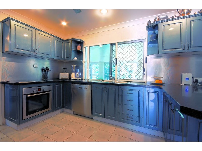 12 Bunya Street, Bushland Beach QLD 4818