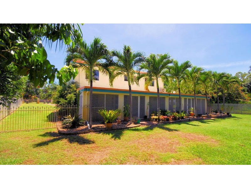 12 Bunya Street, Bushland Beach QLD 4818