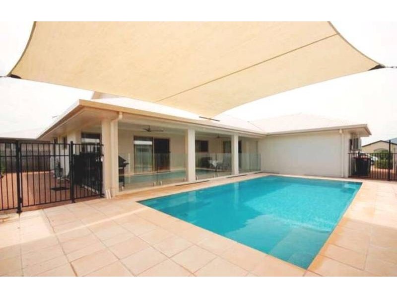 13 Hilton Way, Mount Louisa QLD 4814