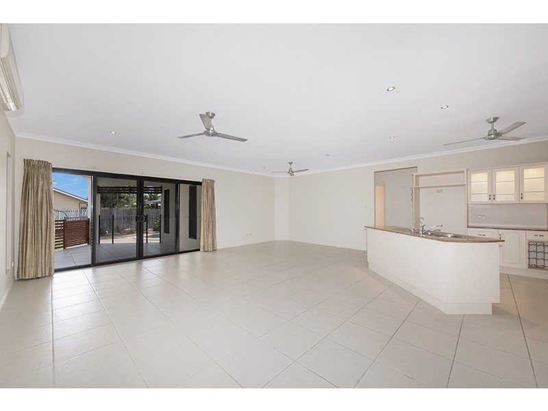 41 Sheerwater Parade, Douglas QLD 4814