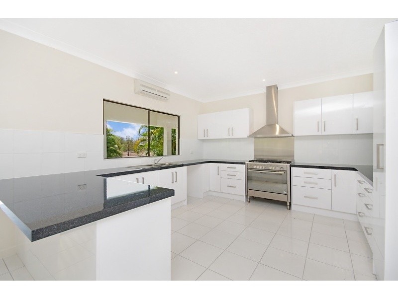 8 Glenrowan Drive, Oak Valley QLD 4811