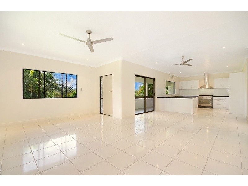 8 Glenrowan Drive, Oak Valley QLD 4811