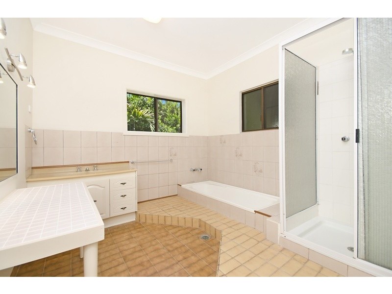 8 Glenrowan Drive, Oak Valley QLD 4811