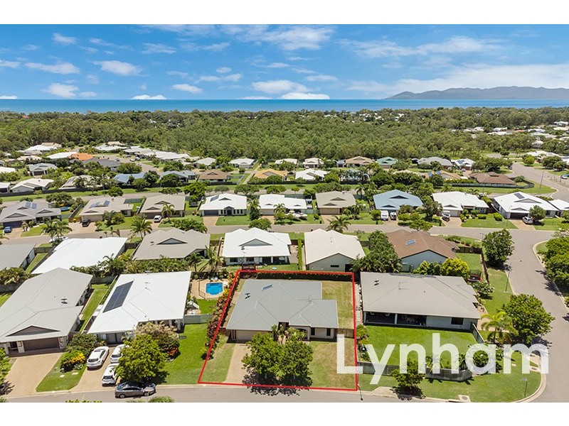 4 Cassidy Street, Bushland Beach QLD 4818