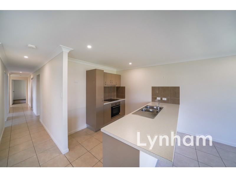 2/22 Hollanders Crescent, Kelso QLD 4815