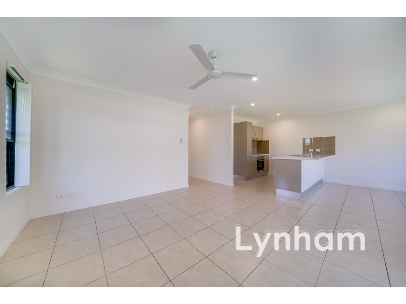 2/22 Hollanders Crescent, Kelso QLD 4815