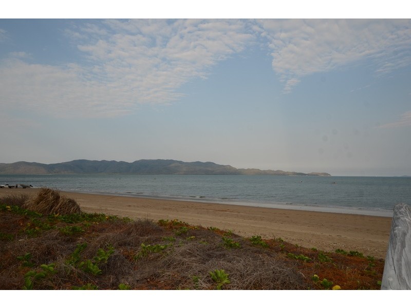 37 Bay Street, Pallarenda QLD 4810