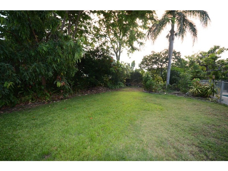 37 Bay Street, Pallarenda QLD 4810