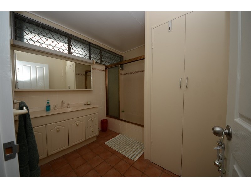 37 Bay Street, Pallarenda QLD 4810