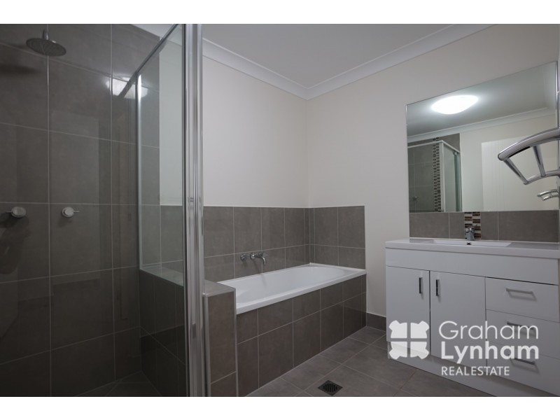 1/22 Hollanders Crescent, Kelso QLD 4815