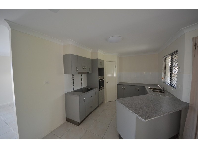 44 Burlingon Circuit, Mount Louisa QLD 4814