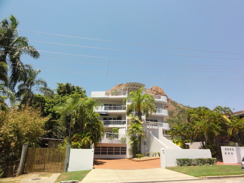 3/8 Paxton Street, North Ward QLD 4810