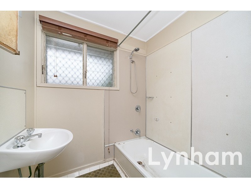 19 Garner Road, Kirwan QLD 4817