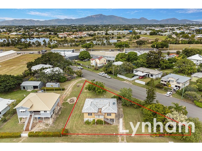 32 Montgomery Street, West End QLD 4810