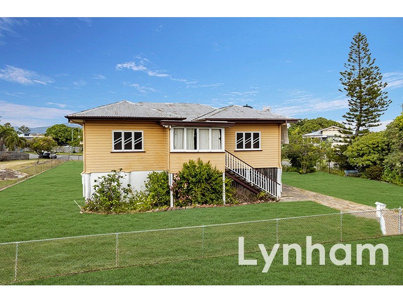 32 Montgomery Street, West End QLD 4810