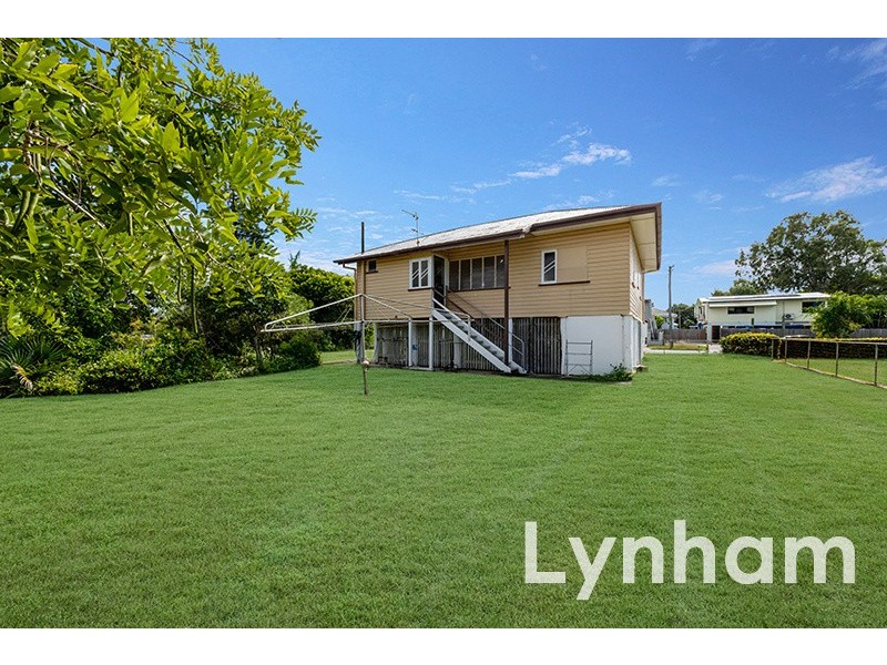 32 Montgomery Street, West End QLD 4810