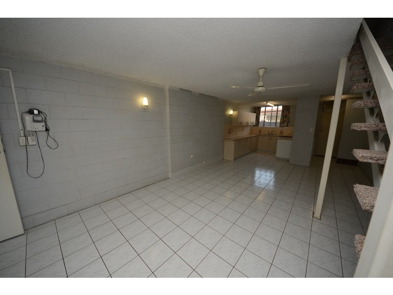 6/4 Cambridge Street, Currajong QLD 4812