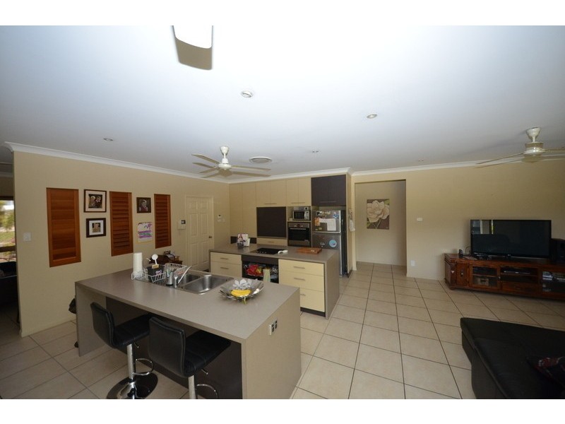 8 Perisher Court, Mount Louisa QLD 4814