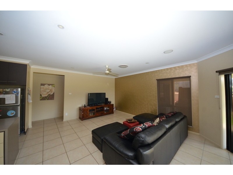 8 Perisher Court, Mount Louisa QLD 4814