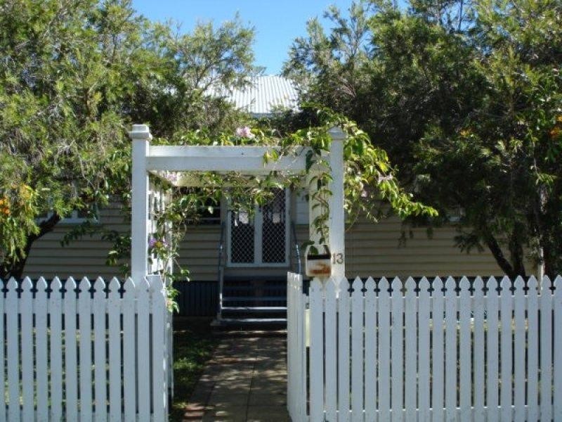 13 Winifred Street, Mundingburra QLD 4812