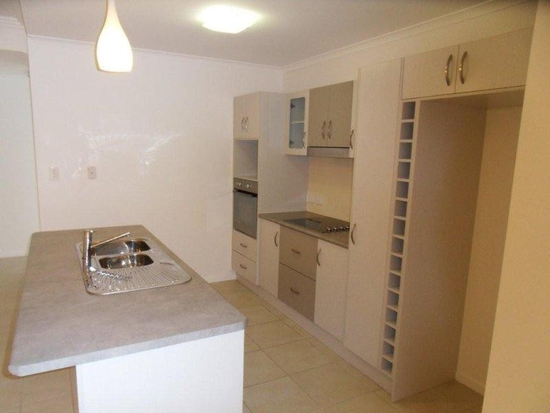 7/6-24 Henry Street, West End QLD 4810