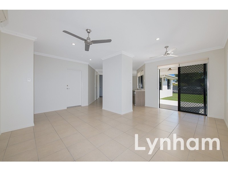 1 Lochern Way, Bushland Beach QLD 4818