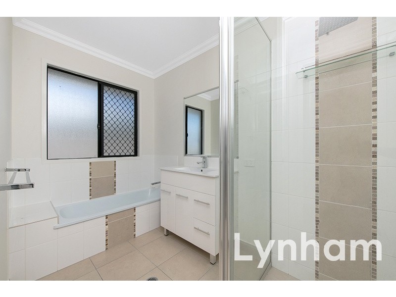 1 Lochern Way, Bushland Beach QLD 4818