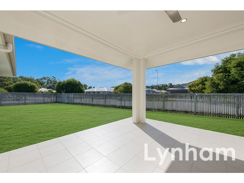 1 Lochern Way, Bushland Beach QLD 4818