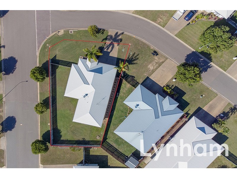 1 Lochern Way, Bushland Beach QLD 4818