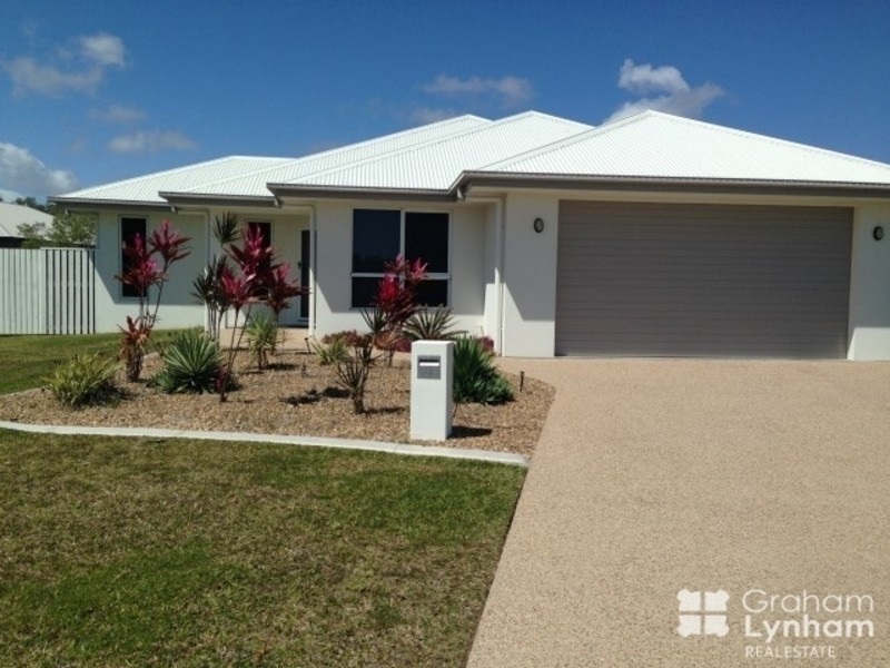 39 Hillock Crescent, Bushland Beach QLD 4818