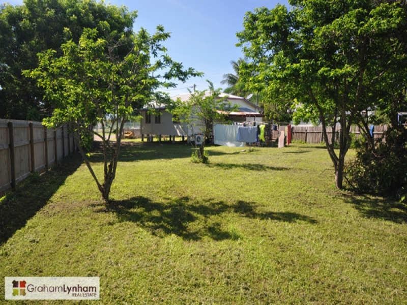 110 Railway Avenue, Railway Estate QLD 4810