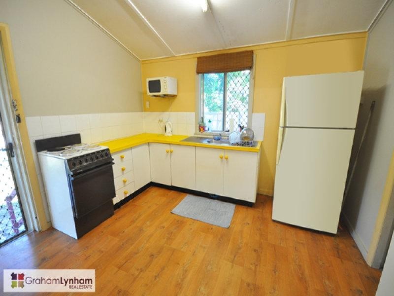 110 Railway Avenue, Railway Estate QLD 4810