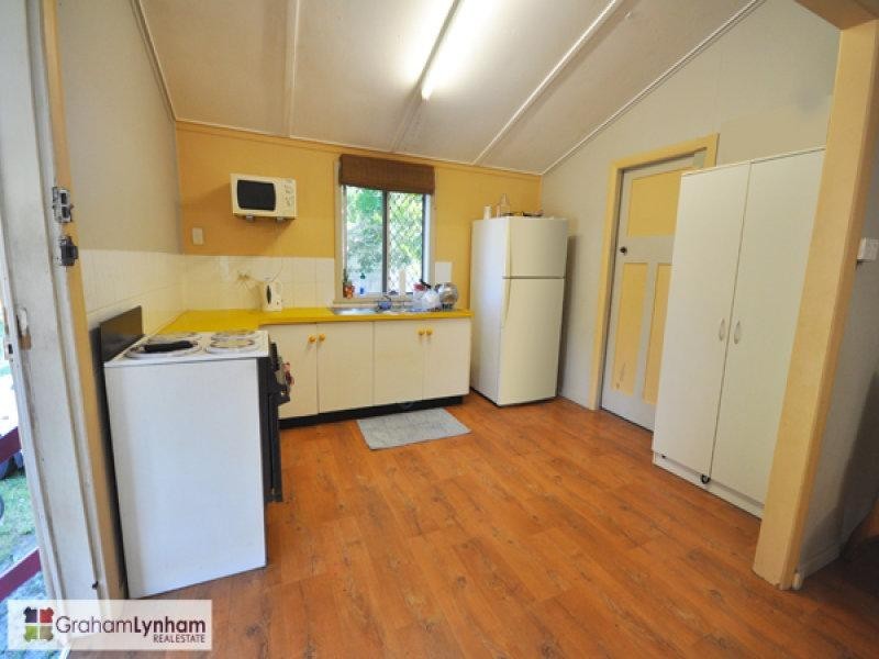 110 Railway Avenue, Railway Estate QLD 4810