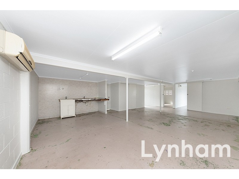 18 Hall Street, Kirwan QLD 4817