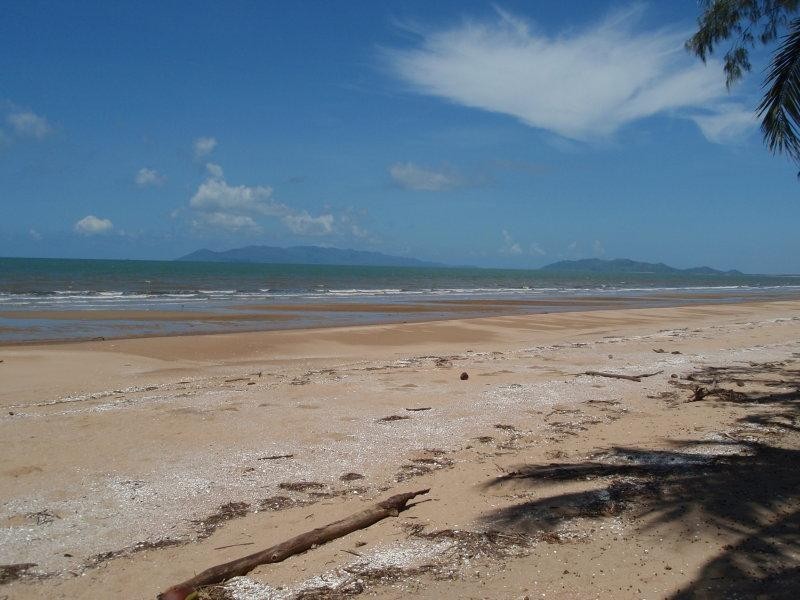 51 Cay Street, Saunders Beach QLD 4818
