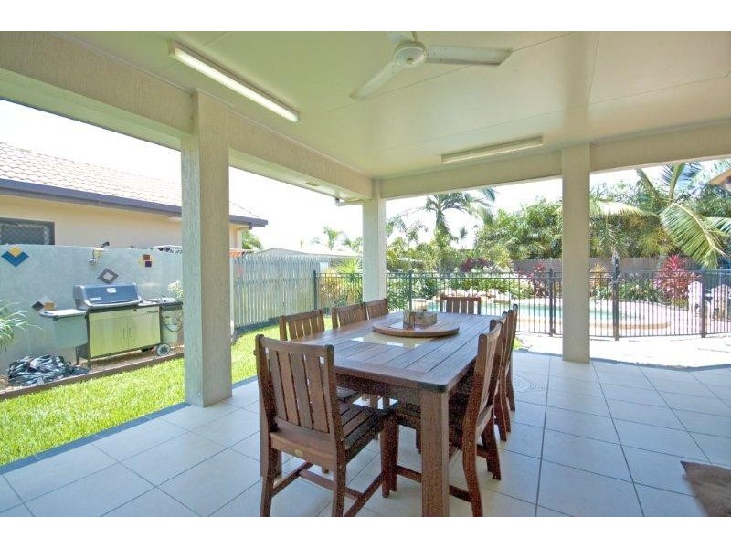 67 Bamboo Crescent, Mount Louisa QLD 4814