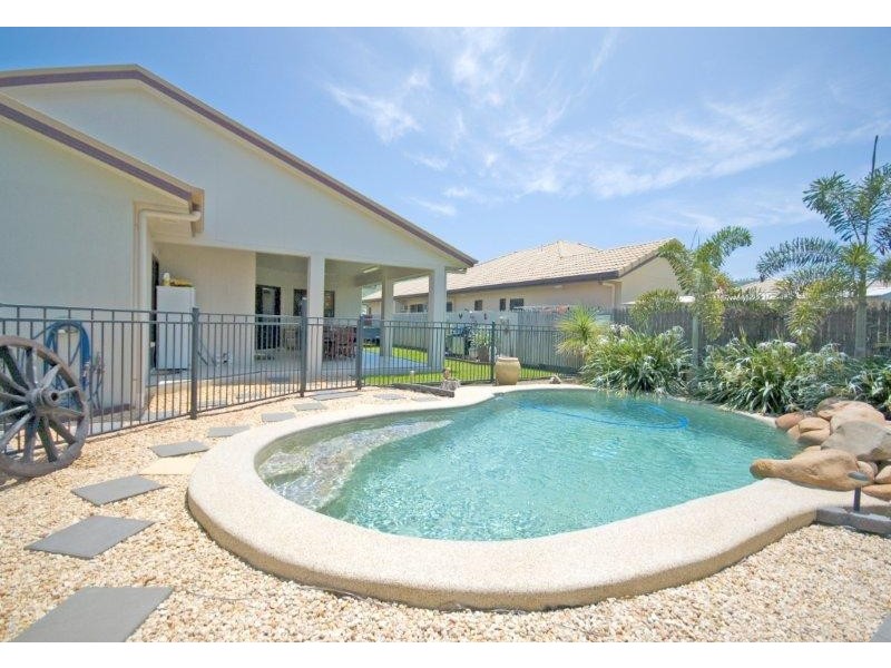 67 Bamboo Crescent, Mount Louisa QLD 4814