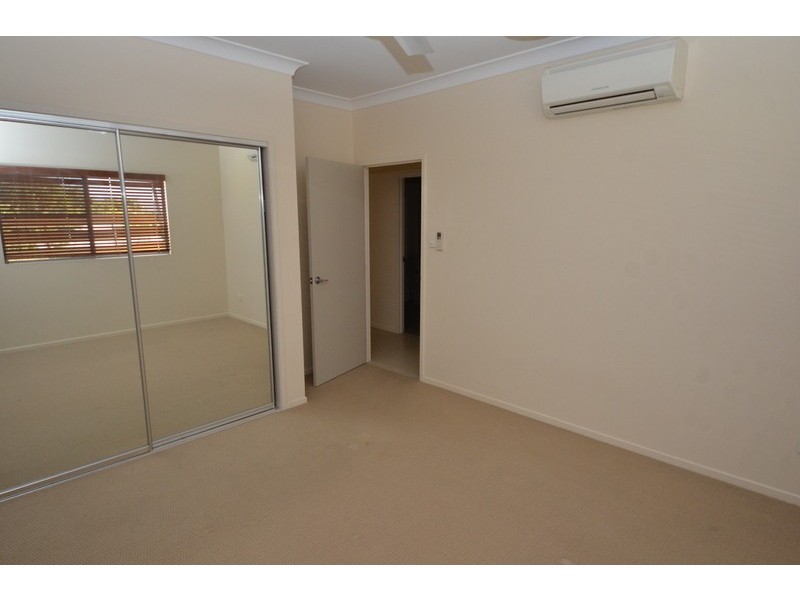 8/11 Crauford Street, West End QLD 4810
