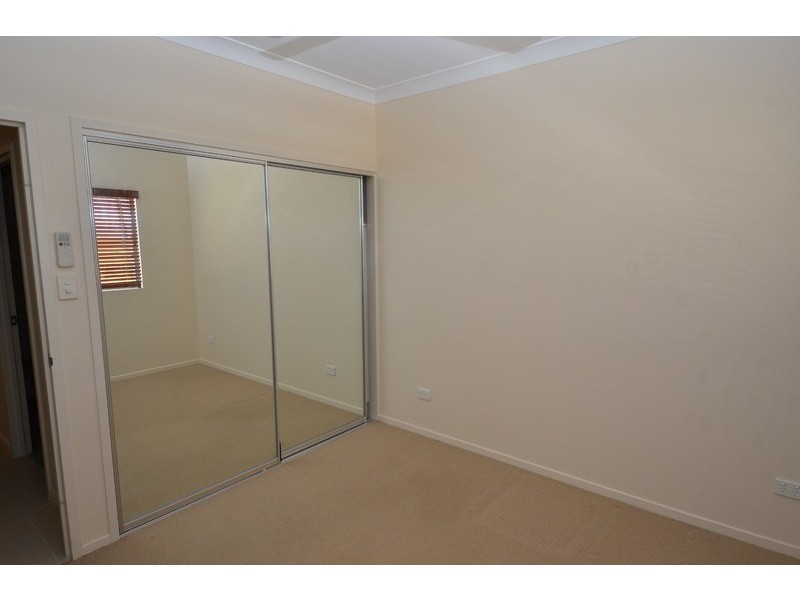 8/11 Crauford Street, West End QLD 4810
