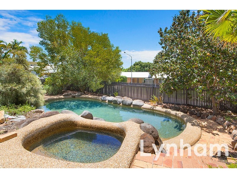 11 Nettleton Street, Mount Louisa QLD 4814