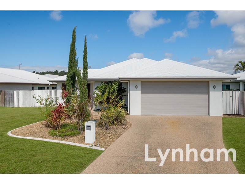 39 Hillock Crescent, Bushland Beach QLD 4818