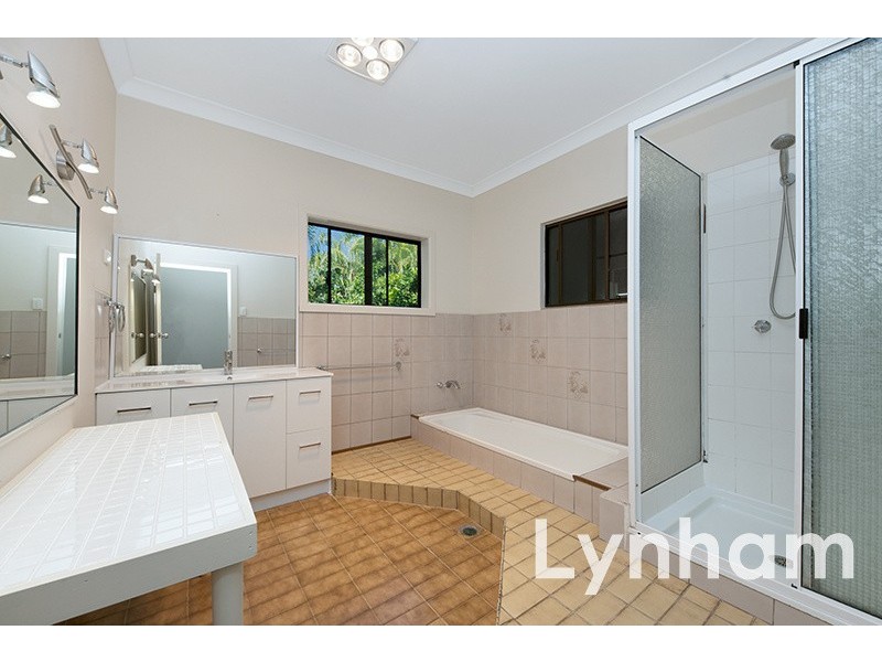 8 Glenrowan Drive, Oak Valley QLD 4811