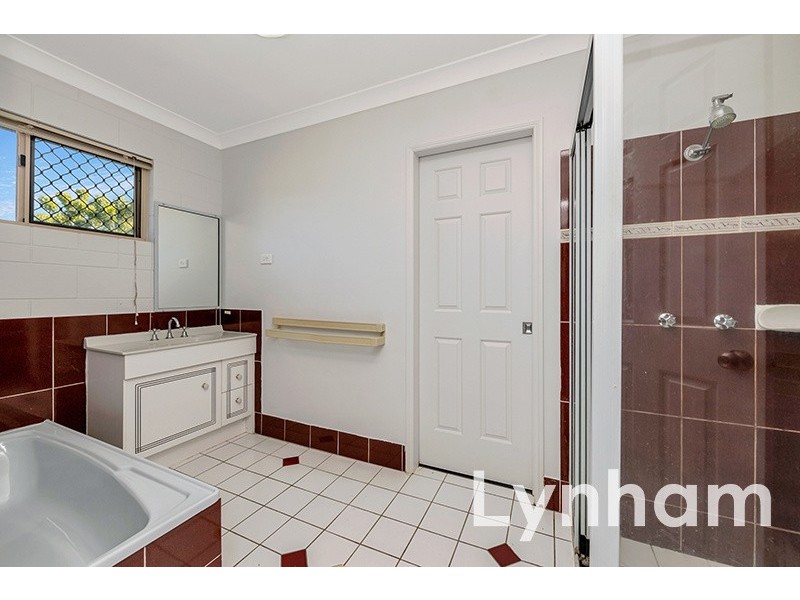 11 Spruce Street, Kirwan QLD 4817