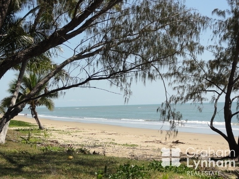 2/17 Coral Street, Saunders Beach QLD 4818