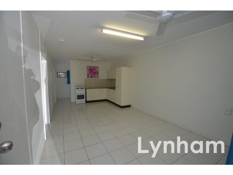 2/17 Coral Street, Saunders Beach QLD 4818