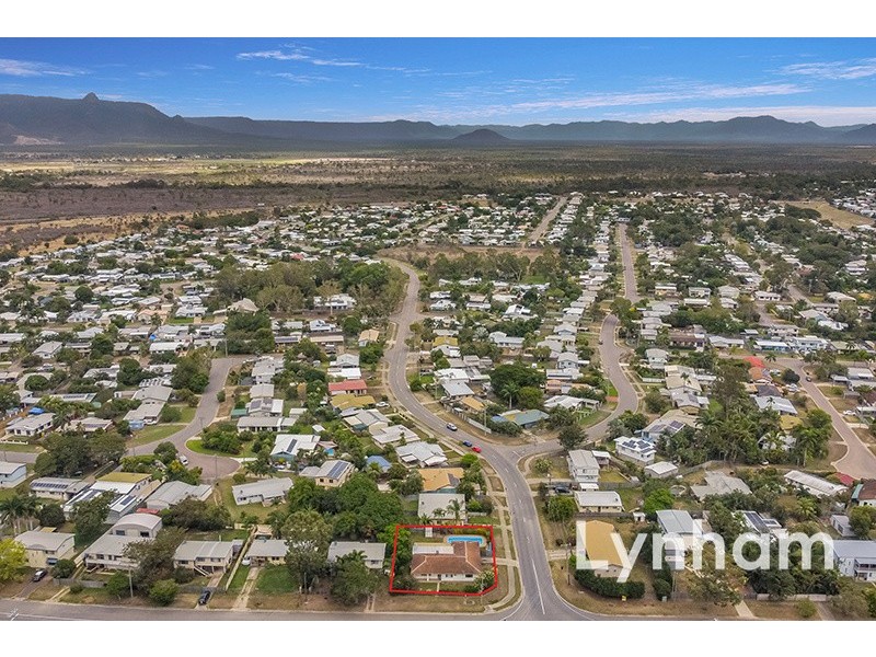 203 Pinnacle Drive, Rasmussen QLD 4815