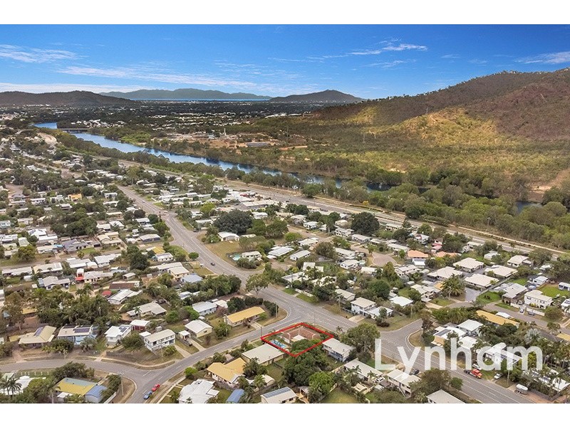 203 Pinnacle Drive, Rasmussen QLD 4815